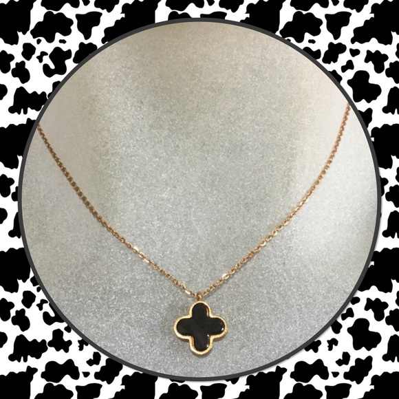 Jewelry - Elegant 14K rose gold/white gold plated necklace